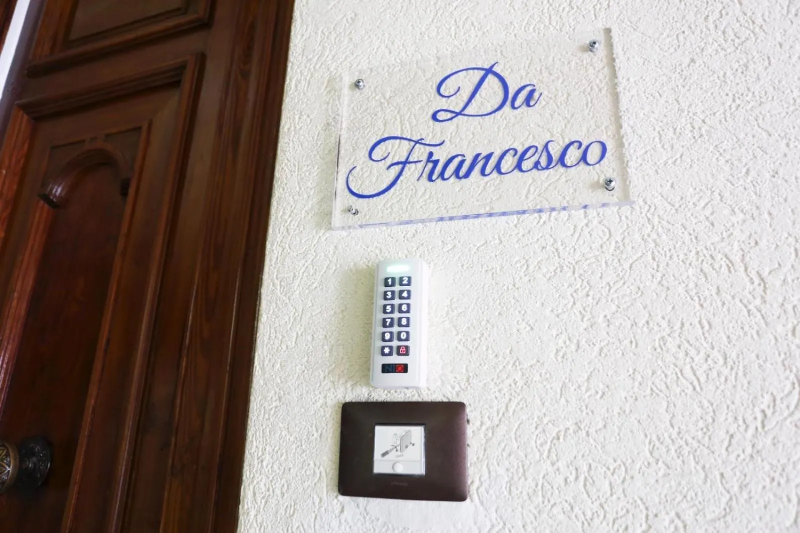 فندق Da Francesco نابولي بيت ضيافة